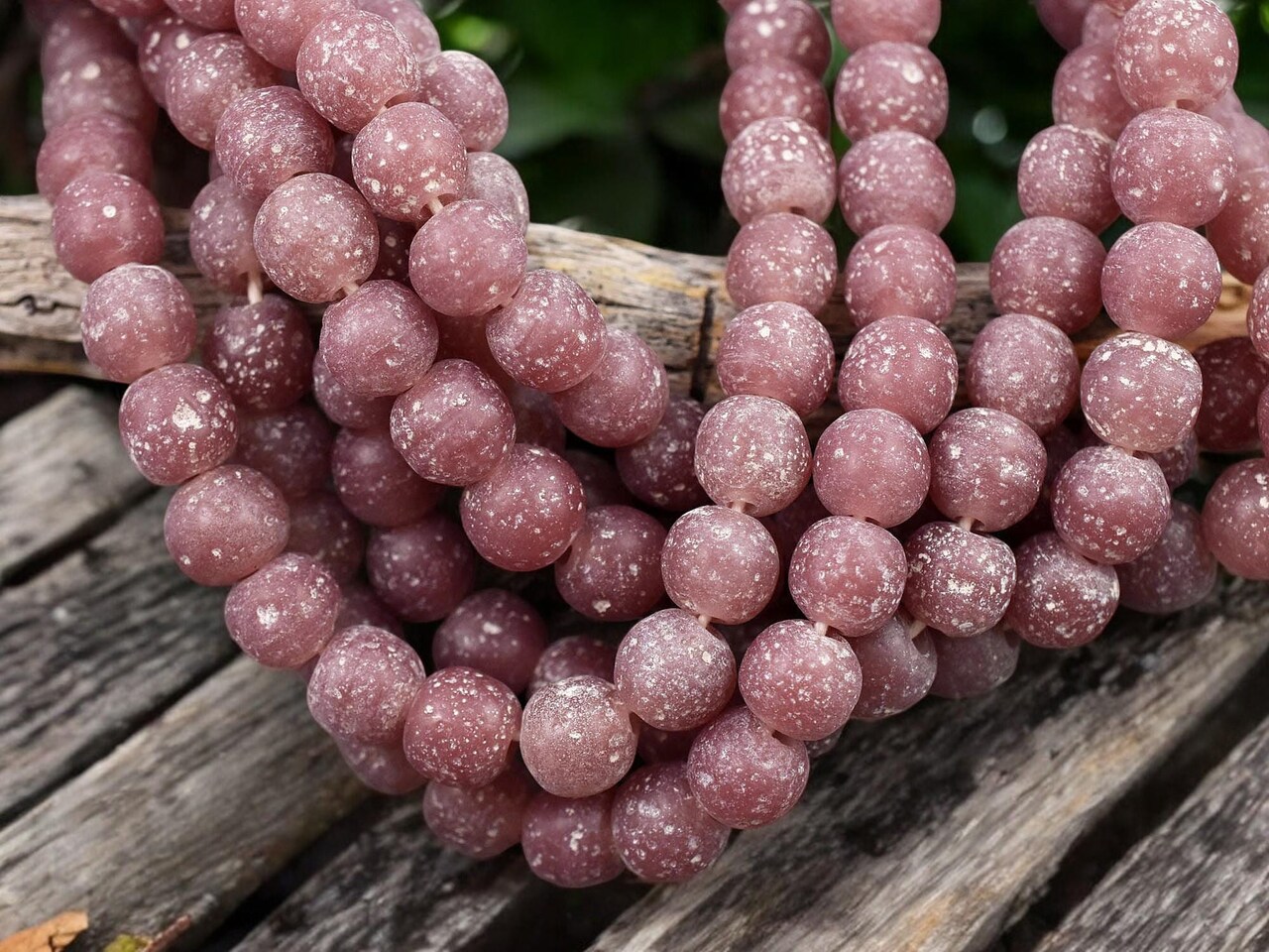 Mauve Pink Pompeii Round Beads (24" Strand) Indonesian Glass Beads